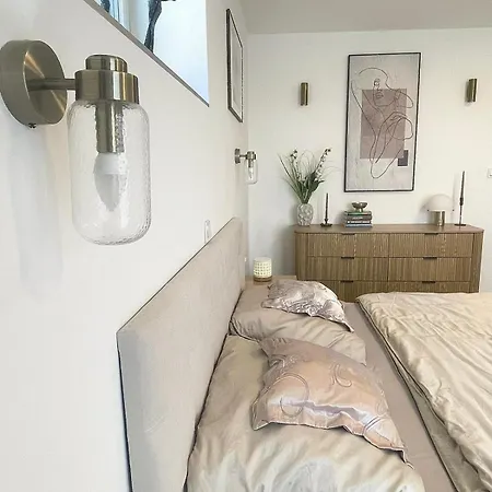 U Zlateho Krizku Apartment *